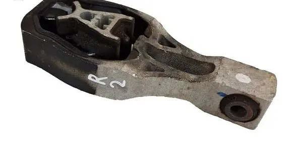 Citroen DS7 Crossback Engine mount bracket 9811786680