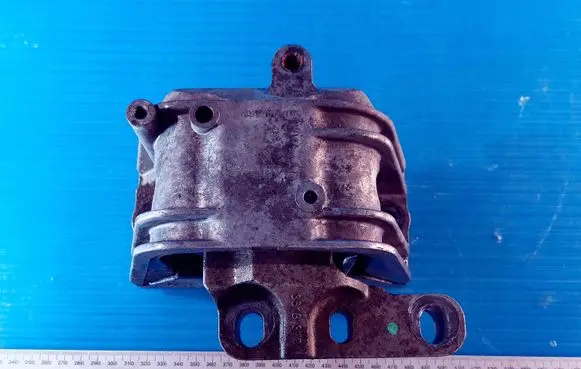 Volkswagen Jetta V Engine mount bracket 1K0199262