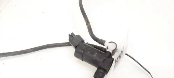 Volvo V50 Windscreen/windshield washer pump E13021168