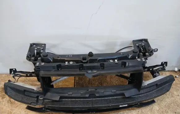 BMW 1 F20 F21 Radiator support slam panel bracket 15677210