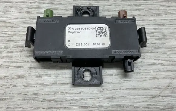 Mercedes-Benz E W213 Aerial antenna amplifier A2389055000