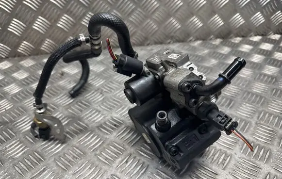 Mercedes-Benz E A207 Fuel injection high pressure pump A6510701201 0495793KFE