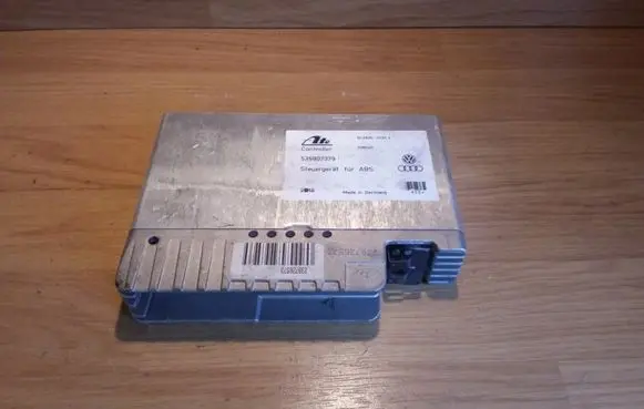 Volkswagen PASSAT B3 ABS control unit/module 535907379