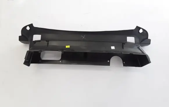 Volvo C30 Intercooler air guide/duct channel 31214667