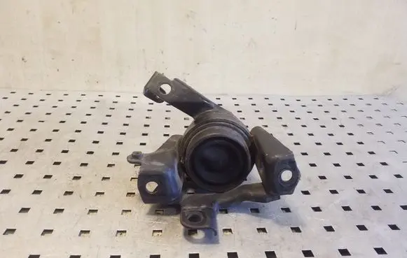 Toyota Corolla Verso AR10 Engine mount bracket