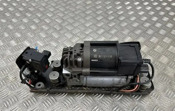 BMW 5 F10 F11 Air suspension compressor/pump 6789450