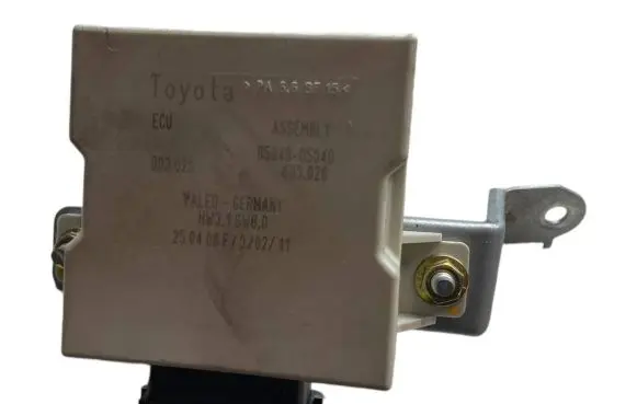 Toyota Avensis T250 Window wiper relay 8594005040
