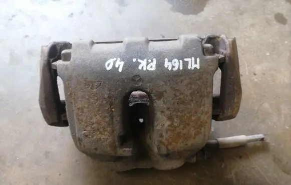 Front brake caliper