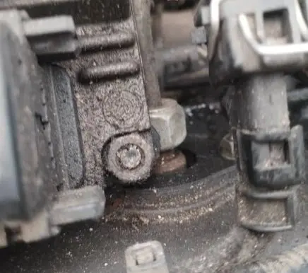 Opel Combo C Fuel injector