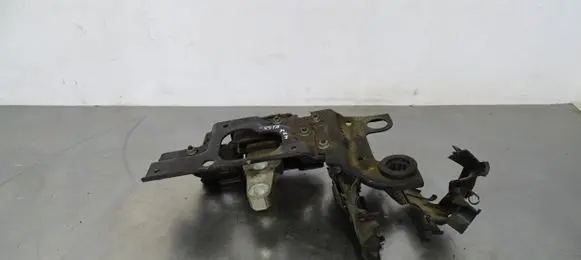 Ford Fiesta Engine mounting bracket 8V51-10679-B