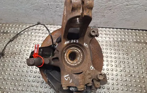 Front wheel hub spindle knuckle