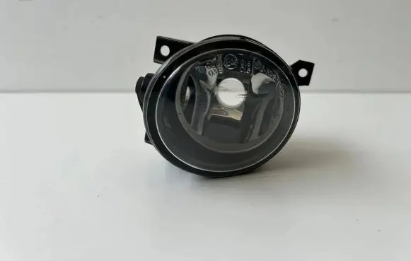 Volkswagen Touran II Front fog light 1T0941699H