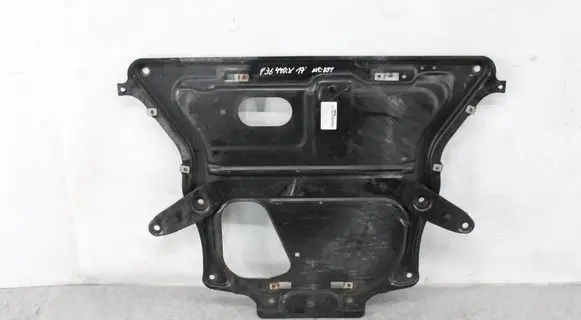 BMW 4 F36 Gran coupe Engine splash shield/under tray 6860952