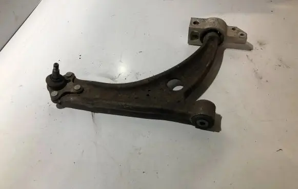 Volkswagen PASSAT B6 Front lower control arm/wishbone 3C0407153B