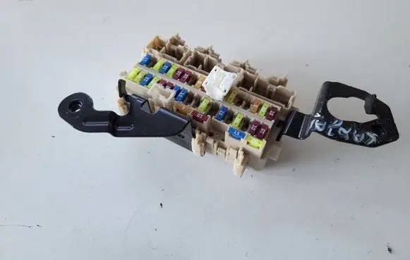 Renault Kadjar Fuse module 252321164R