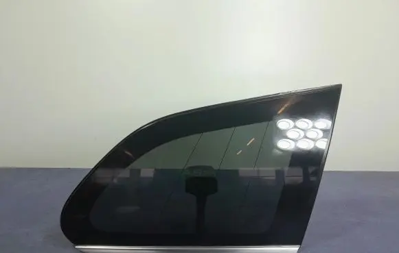 Volvo XC60 Rear side window