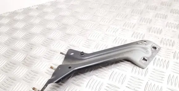 Audi Q5 SQ5 Fender mounting bracket 8R0821135