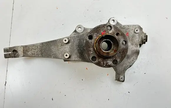 BMW 5 GT F07 Front wheel hub