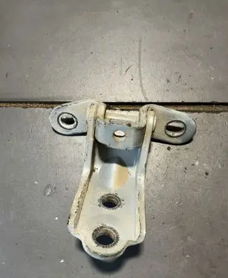 Hyundai Sonata Front door upper hinge