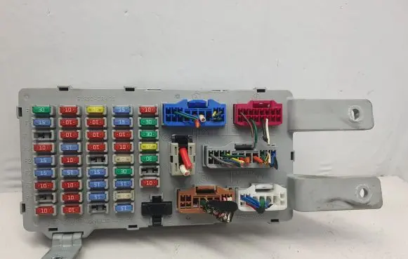 Hyundai Santa Fe Fuse module 919502B400