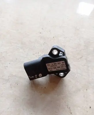 Volkswagen PASSAT B5.5 Air pressure sensor 0281002401