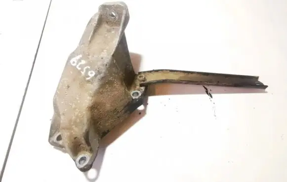 Audi A4 S4 B5 8D Engine mounting bracket 8d0199307l