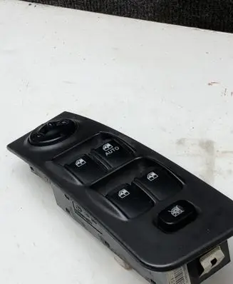Hyundai Matrix Electric window control switch 9357017600