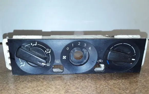 Mitsubishi Pajero Climate control unit MR360788