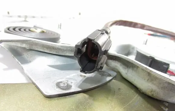 KIA Carens I Rear window lifting mechanism without motor 0K2FA58/7256Y