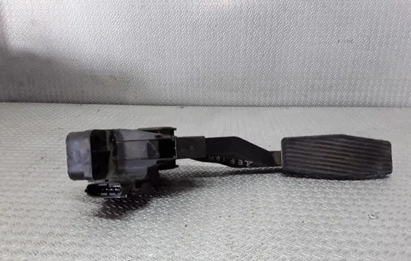 Opel Zafira A Accelerator throttle pedal 0281002298 90581208