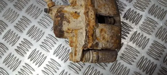 Renault 19 Front brake caliper