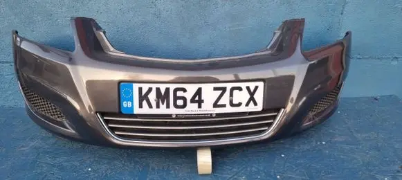 Opel Zafira B Front bumper 1347273
