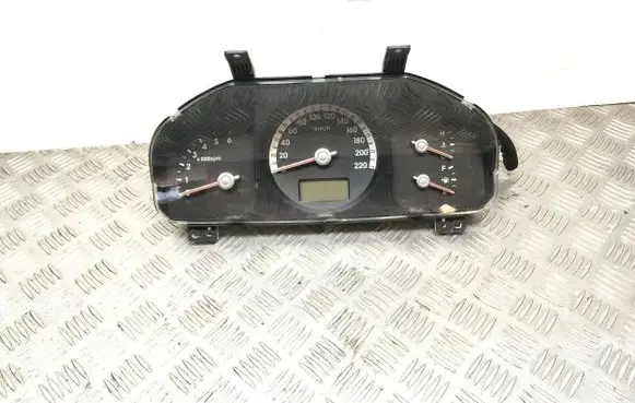 KIA Sportage Speedometer (instrument cluster) 940031F001