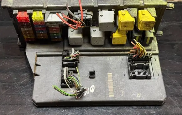Mercedes-Benz Sprinter W906 SAM control unit A9069006701