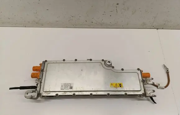 Voltage converter inverter