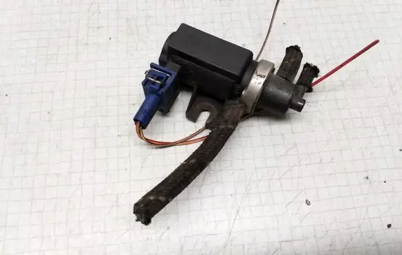 Seat Cordoba (6K) Turbo solenoid valve 1H0906627 72190320
