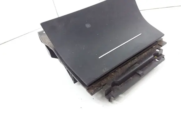 Skoda Octavia Mk2 (1Z) Ashtray (front) 1Z1863077A