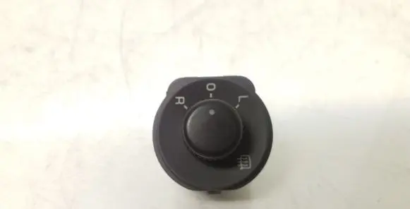 Wing mirror switch