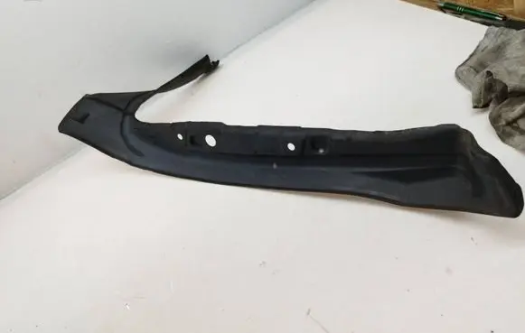 Audi A5 Sportback 8TA Fender end trim 8T0821111A