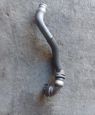BMW 5 F10 F11 Engine coolant pipe/hose 7584405 15476810