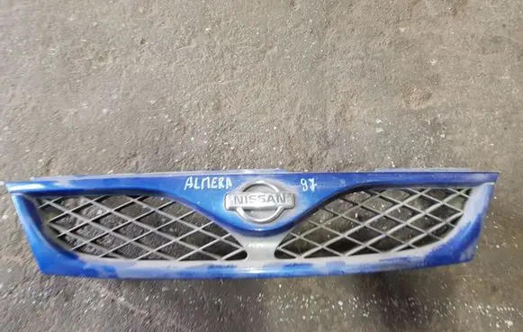 Nissan Almera N16 Front bumper upper radiator grill