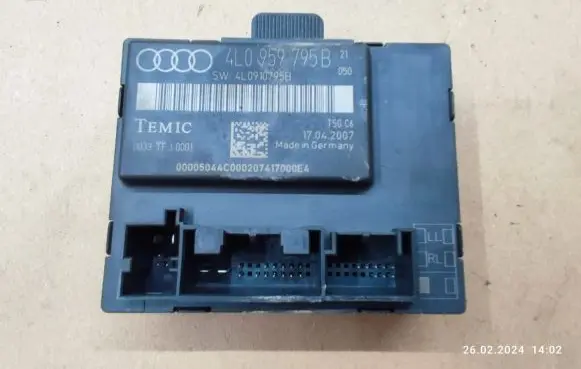 Audi Q7 4L Door control unit/module 4L0959795B