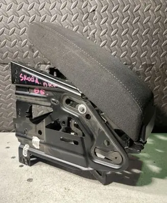 Skoda Octavia Mk2 (1Z) Armrest