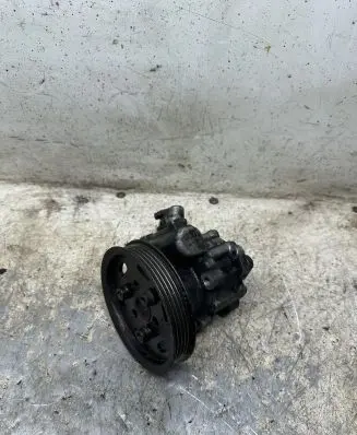 Volkswagen PASSAT B5 Power steering pump 4B0145155T 7692955133
