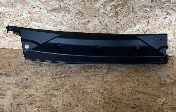 Iveco Daily 6th gen Wiper trim 5801918265