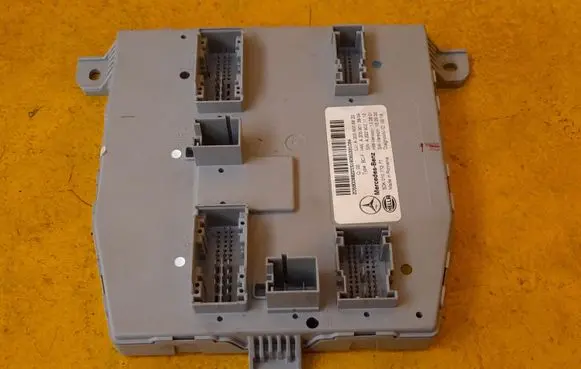 Mercedes-Benz C W205 SAM control unit A2059006822