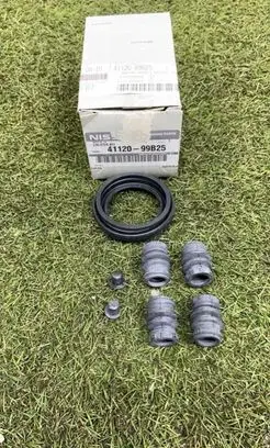 Nissan Micra Tool set 4112099b25