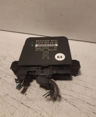 Mercedes-Benz E W210 Door control unit/module 2108203426 354664