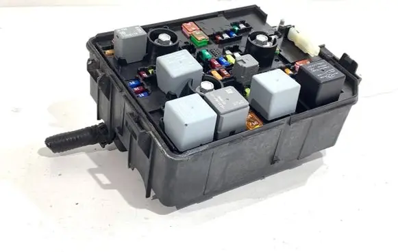Opel Mokka Fuse box set 95263744