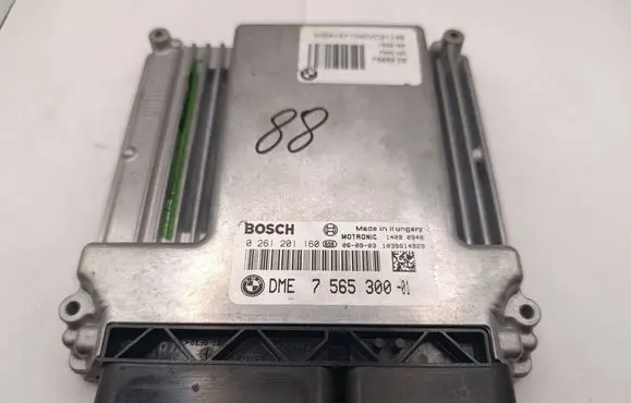 BMW 3 E90 E91 Engine control unit/module 0261201160 1039S14929 7565300
